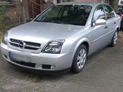 Silber Gebraucht 2003 Opel Vectra Limousine | 1.750 € (Etwas zu teuer)