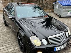 Schwarz Gebraucht 2003 Mercedes E270 Avantgarde Limousine | 3.800 € (Fairer Preis)