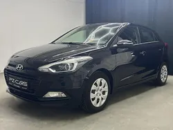 Schwarz Gebraucht 2016 Hyundai i20 Limousine | 9.990 € (Fairer Preis)