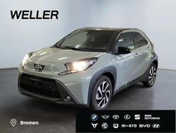 Urban khaki, dach mysticschwarz mica (gruen) Neu 2025 Toyota Aygo Kleinwagen | 16.790 €