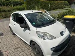 Weiß Gebraucht 2008 Peugeot 107 Kleinwagen | 650 € (Guter Preis)