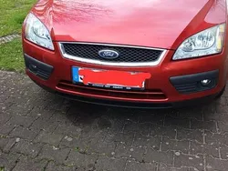 Rot Gebraucht 2006 Ford Focus Ghia Limousine | 900 € (Guter Preis)