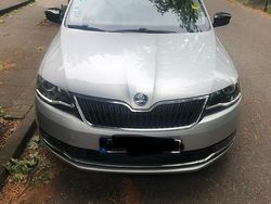 Grau Gebraucht 2019 Skoda Rapid Kombi | 11.000 € (Guter Preis)
