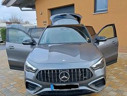 Grau Gebraucht 2024 Mercedes GLA35 AMG AMG SUV | 49.500 € (Fairer Preis)