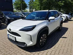 Platinumweiß perleffekt Gebraucht 2025 Toyota Yaris Cross SUV | 27.990 € (Fairer Preis)