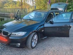 Schwarz Gebraucht 2011 BMW 318 Kombi | 3.850 € (Guter Preis)