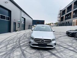 Silber Gebraucht 2020 Mercedes B180 Style Van / Kleinbus | 16.900 € (Superpreis)