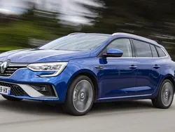 Blau Gebraucht 2018 Renault Mégane GrandTour Bose Edition Kombi | 13.800 € (Fairer Preis)