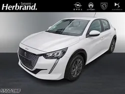 Weiß Gebraucht 2021 Peugeot e-208 Active Kleinwagen | 15.890 € (Fairer Preis)