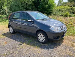 Grau Gebraucht 2009 Fiat Punto Classica Kleinwagen | 2.290 € (Fairer Preis)