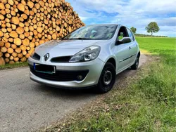 Silber Gebraucht 2007 Renault Clio III Kleinwagen | 2.500 € (Fairer Preis)