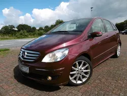Rot Gebraucht 2007 Mercedes B200 Van / Kleinbus | 4.450 € (Fairer Preis)
