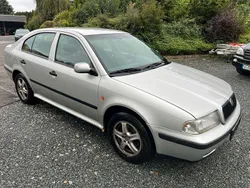 Grau Gebraucht 2000 Skoda Octavia Ambiente Limousine | 950 € (Guter Preis)