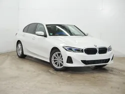 Mineralweiß Gebraucht 2024 BMW 320 Sport Line Limousine | 36.880 € (Guter Preis)