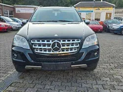 Obsidianschwarz metalliclack Gebraucht 2009 Mercedes ML350 SUV | 12.495 € (Etwas zu teuer)