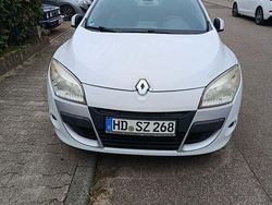 Weiß Gebraucht 2010 Renault Mégane III Dynamique Coupé | 4.100 € (Guter Preis)