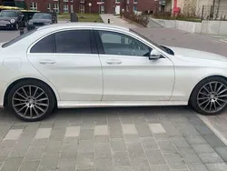 Weiß Gebraucht 2017 Mercedes C220 Limousine | 19.800 € (Teuer)