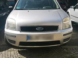 Silber Gebraucht 2004 Ford Fusion Limousine | 500 €