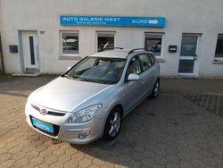 Silber Gebraucht 2009 Hyundai i30 Classic Kombi | 5.990 € (Etwas zu teuer)