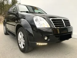 Schwarz metallic Gebraucht 2012 Ssangyong Rexton II Quartz SUV | 13.000 €