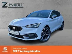 Weiß Gebraucht 2024 Seat Leon FR Limousine | 28.980 € (Fairer Preis)