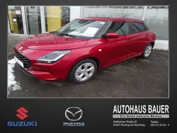 Rot Neu 2025 Suzuki Swift Comfort Limousine | 18.460 €