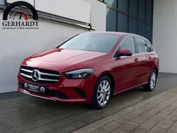 Rot Gebraucht 2022 Mercedes B250e Van / Kleinbus | 28.800 € (Fairer Preis)