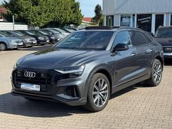 Grau Gebraucht 2018 Audi Q8 S-Line SUV | 43.990 € (Fairer Preis)