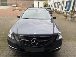 Grau Gebraucht 2010 Mercedes E200 Kombi | 6.750 €