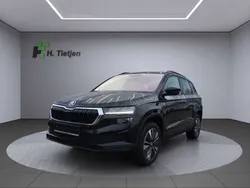 Schwarz Gebraucht 2023 Skoda Karoq Tour SUV | 31.290 € (Fairer Preis)