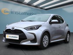 Silber Gebraucht 2023 Toyota Yaris Hybrid Kleinwagen | 19.299 € (Fairer Preis)