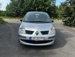 Silber Gebraucht 2006 Renault Modus Van / Kleinbus | 1.600 € (Fairer Preis)