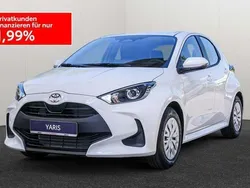 Weiß Neu 2025 Toyota Yaris Hybrid Comfort Limousine | 25.490 € (Fairer Preis)