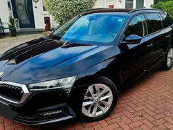 Schwarz Gebraucht 2021 Skoda Octavia Ambition Kombi | 15.999 € (Fairer Preis)