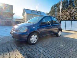 Blau Gebraucht 2000 Toyota Yaris Kleinwagen | 1.850 € (Fairer Preis)