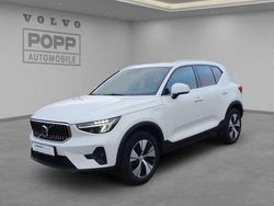 Crystal white / metallic Gebraucht 2022 Volvo XC40 Plus SUV | 29.960 € (Guter Preis)