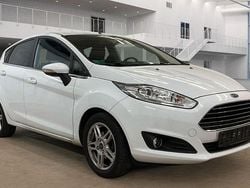 Weiß Gebraucht 2014 Ford Fiesta Titanium Limousine | 4.999 € (Fairer Preis)