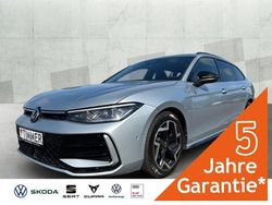 Oysteer silver metallic Gebraucht 2024 VW Passat Style Kombi | 39.780 € (Etwas zu teuer)