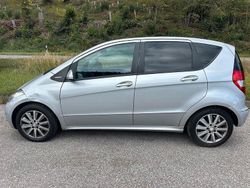 Grau Gebraucht 2011 Mercedes A200 Elegance Limousine | 2.399 €