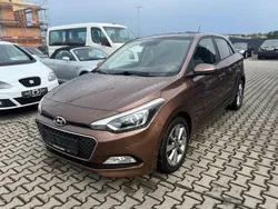 Braun Gebraucht 2015 Hyundai i20 Style Limousine | 8.800 € (Guter Preis)