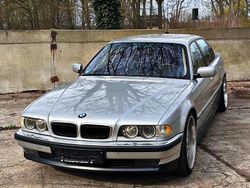 Silber Gebraucht 1999 BMW 740 Limousine | 23.999 €