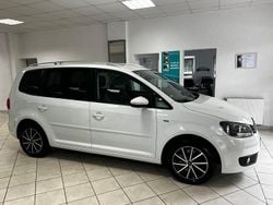 Weiß Gebraucht 2014 VW Touran Life Van / Kleinbus | 8.499 € (Fairer Preis)