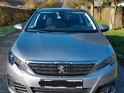Grau Gebraucht 2017 Peugeot 308 SW Allure Kombi | 10.900 €