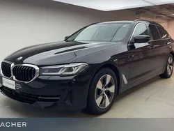 Saphirschwarz Gebraucht 2023 BMW 520 Sport Line Kombi | 31.199 € (Superpreis)