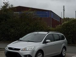 Silber Gebraucht 2009 Ford Focus Kombi | 2.600 € (Fairer Preis)