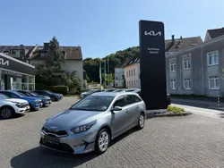Silber Neu 2025 Kia Ceed Sportswagon Kombi | 29.990 € (Etwas zu teuer)
