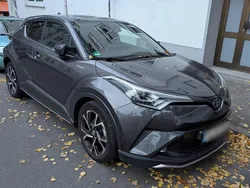 Grau Gebraucht 2018 Toyota C-HR SUV | 20.500 € (Etwas zu teuer)