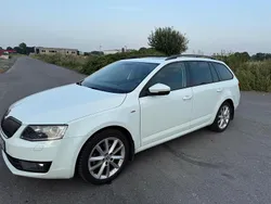 Weiß Gebraucht 2016 Skoda Octavia Kombi | 8.400 € (Fairer Preis)