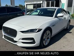 Weiß Gebraucht 2020 Jaguar XE S Limousine | 20.990 € (Guter Preis)