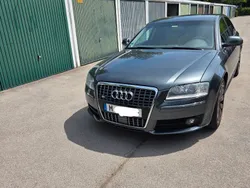 Grau Gebraucht 2007 Audi A8 Limousine | 7.500 € (Fairer Preis)